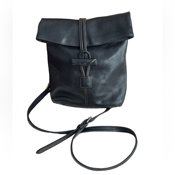 Dooney & Bourke Florentine Medium Toggle Shoulder /Crossbody Bag - Picture 1 of 14